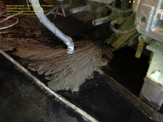 為解決傳送帶上的回運(yùn)物料問(wèn)題，技術(shù)人員安裝了 CleanSc